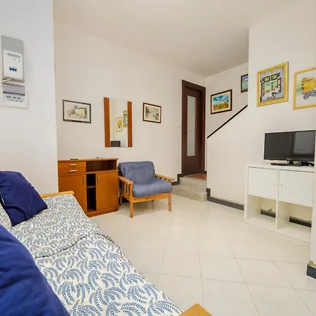 309 - Casa Mirella, Relax Con Vista Su Mare E Natura, 7 Minuti Di Auto Dal Centro E Dal Mare E Di Apartment